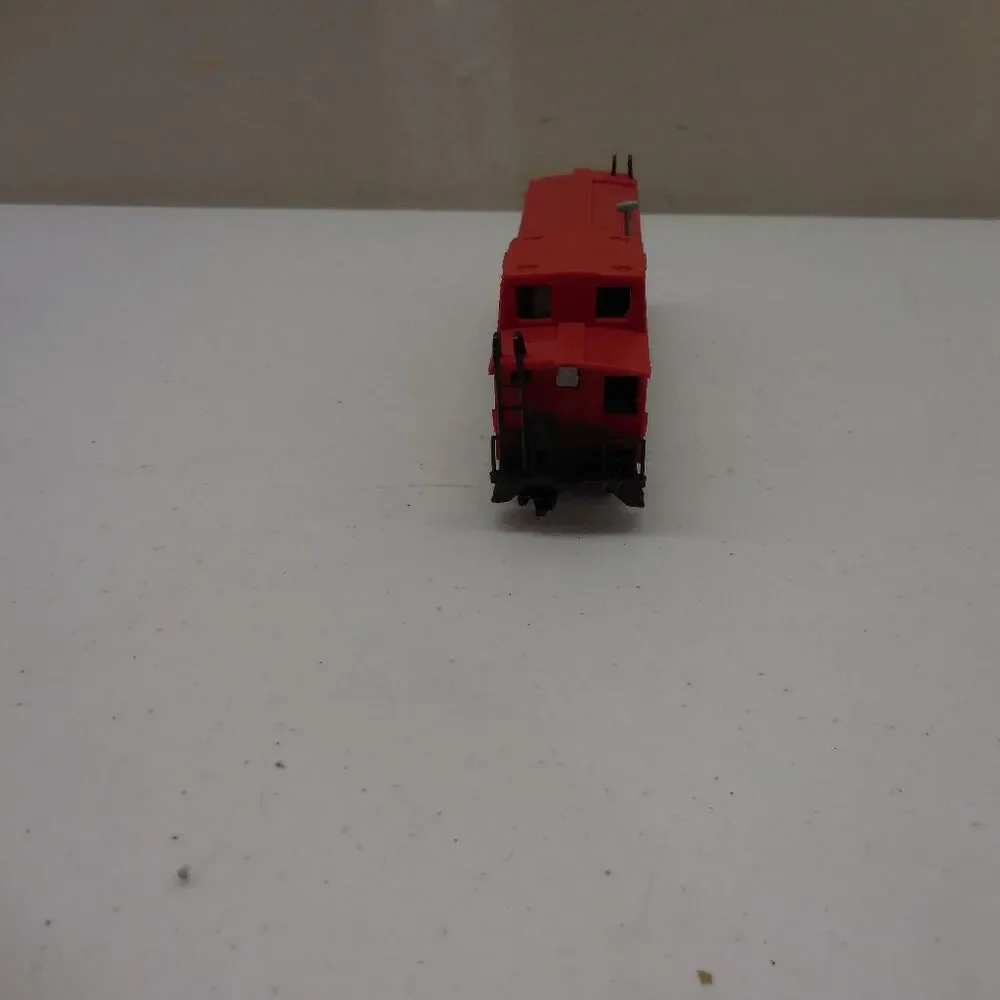 HO‎ Scale Bachman SANTA FE #307 Diesel Locomotive Engine & Caboose Model Train